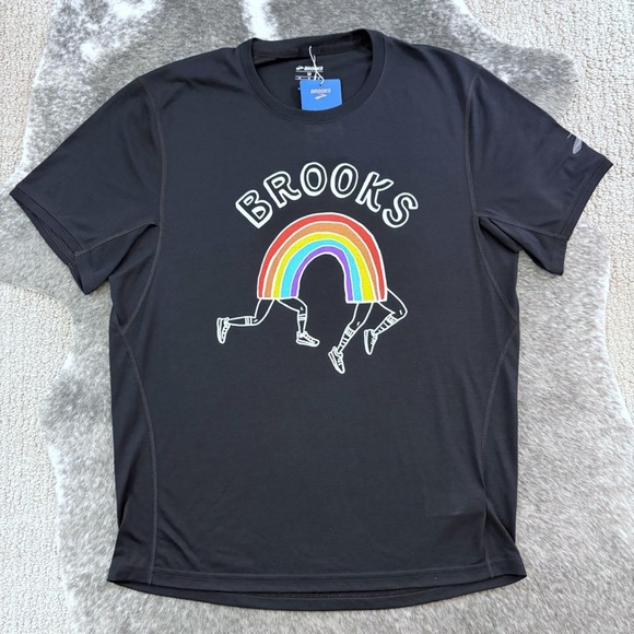 NWT Brooks Pride Distance Short Sleeve Shirt - Picture 3 of 12